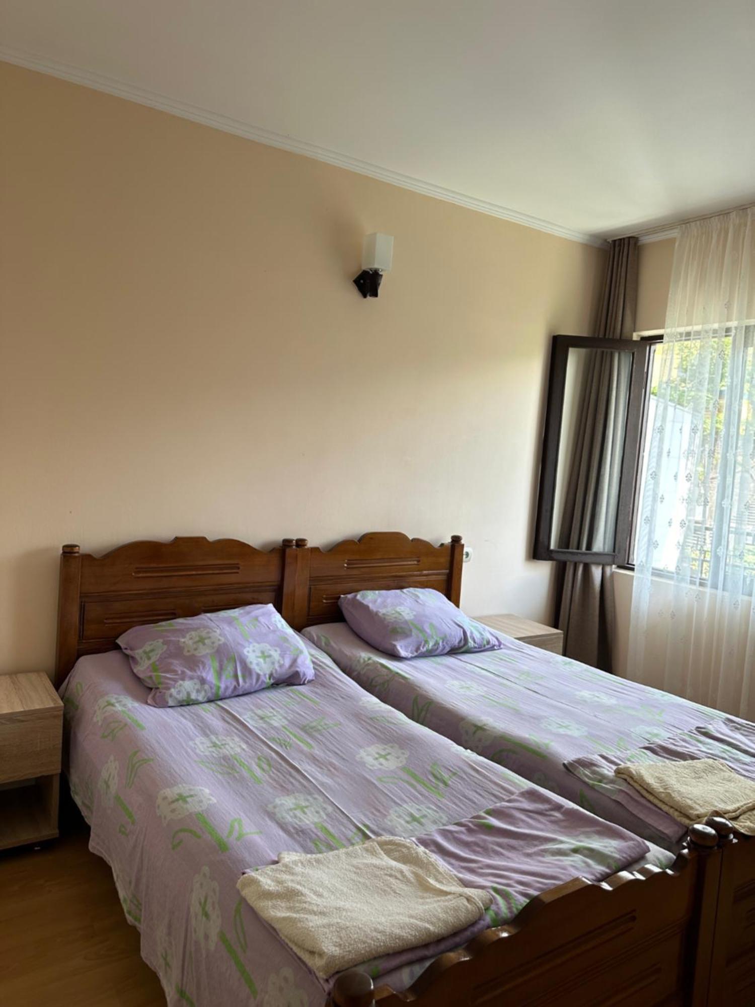 Temo'S Guesthouse Sarpi Exterior photo